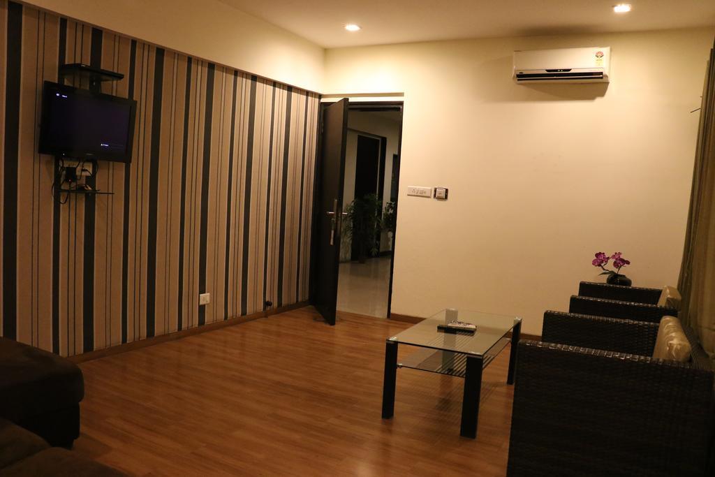 Pallavi A'Vida Navi Mumbai Bagian luar foto