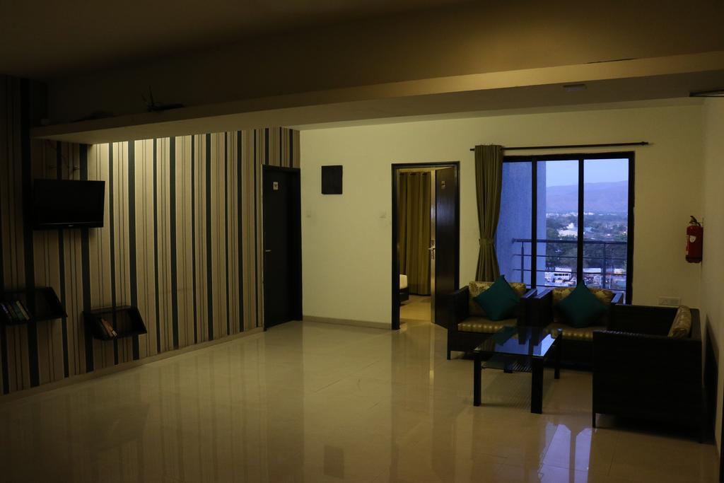 Pallavi A'Vida Navi Mumbai Bagian luar foto