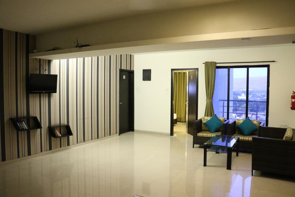Pallavi A'Vida Navi Mumbai Bagian luar foto